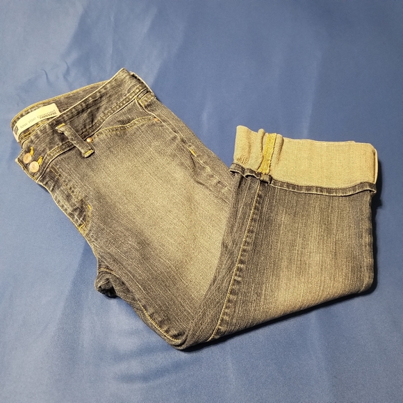 Gap Women's Low Rise Cropped Jean - Picture 1 of 10